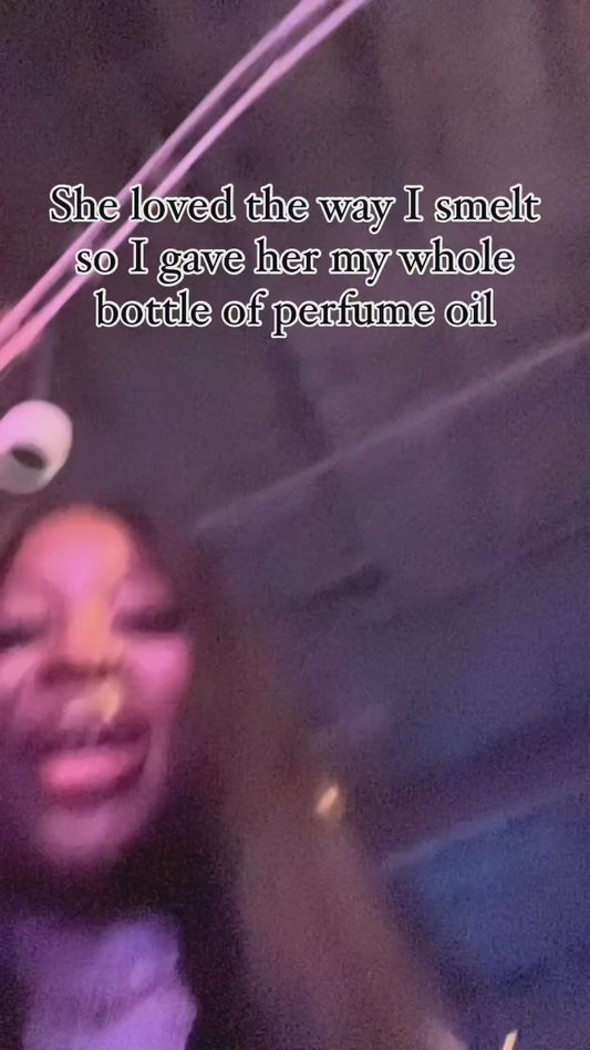 Sexy Mama perfume oil(our version of delina) (1oz)